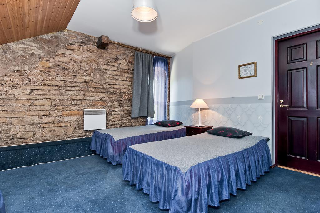 Veskisilla Hotel Turi Bagian luar foto