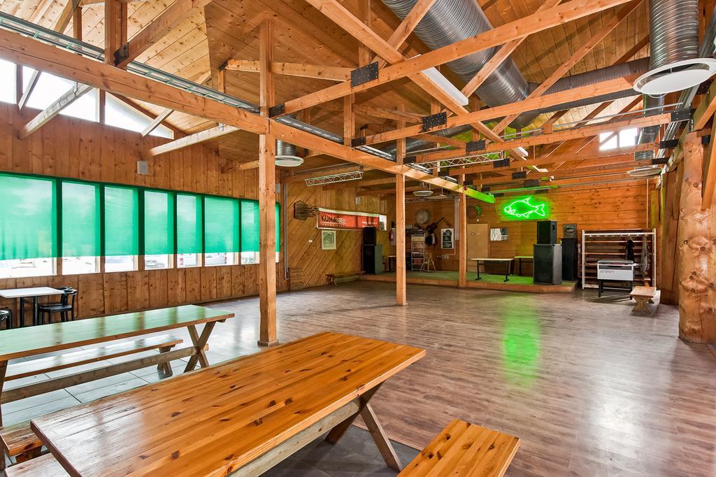Veskisilla Hotel Turi Bagian luar foto