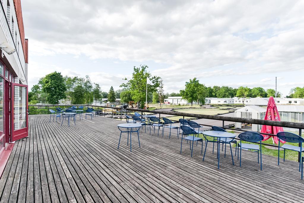 Veskisilla Hotel Turi Bagian luar foto