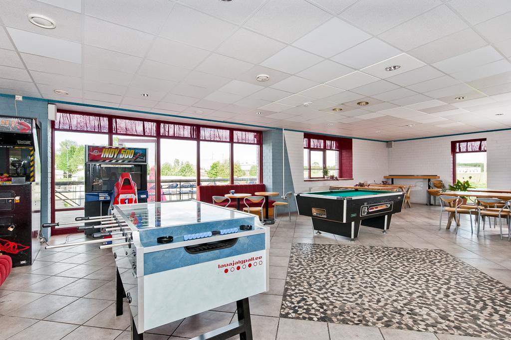 Veskisilla Hotel Turi Bagian luar foto