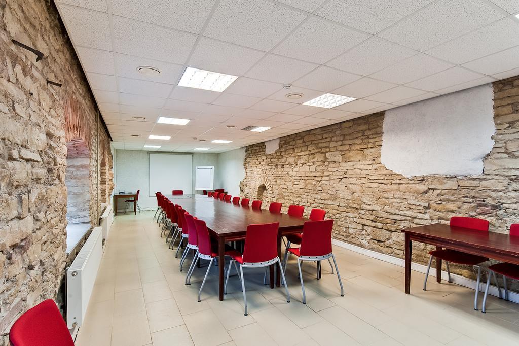 Veskisilla Hotel Turi Bagian luar foto