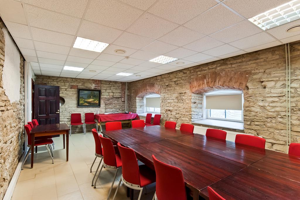 Veskisilla Hotel Turi Bagian luar foto