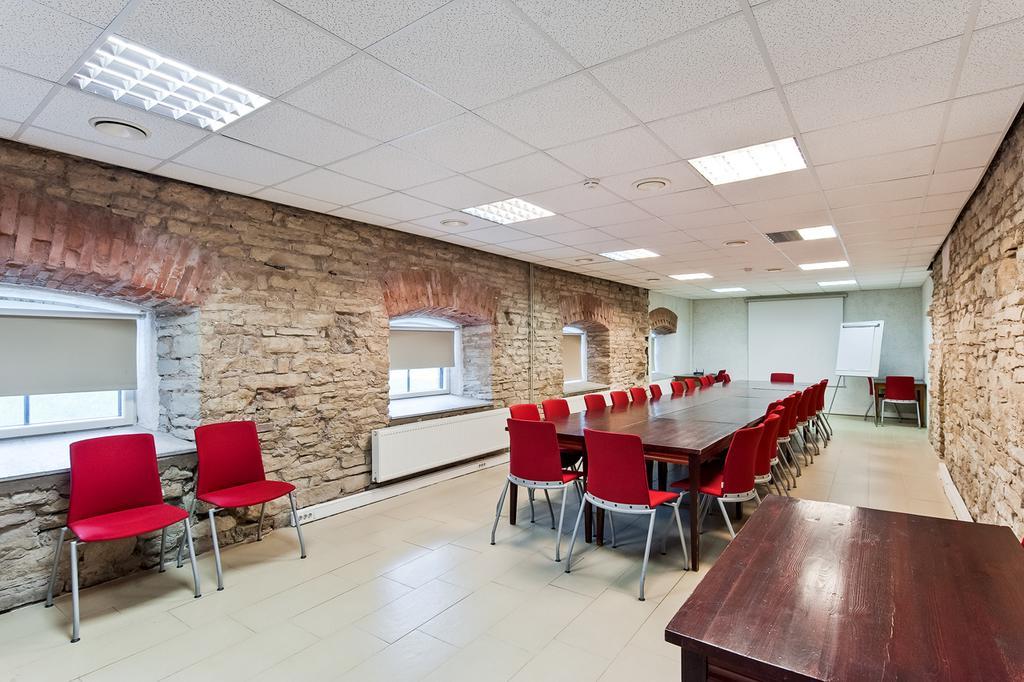 Veskisilla Hotel Turi Bagian luar foto