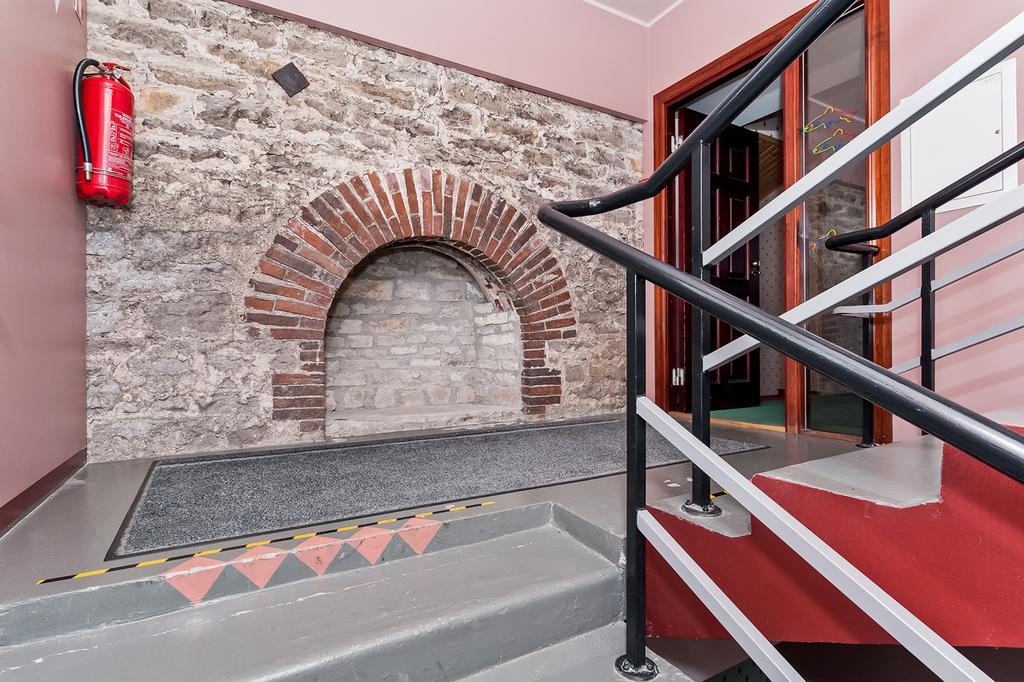 Veskisilla Hotel Turi Bagian luar foto