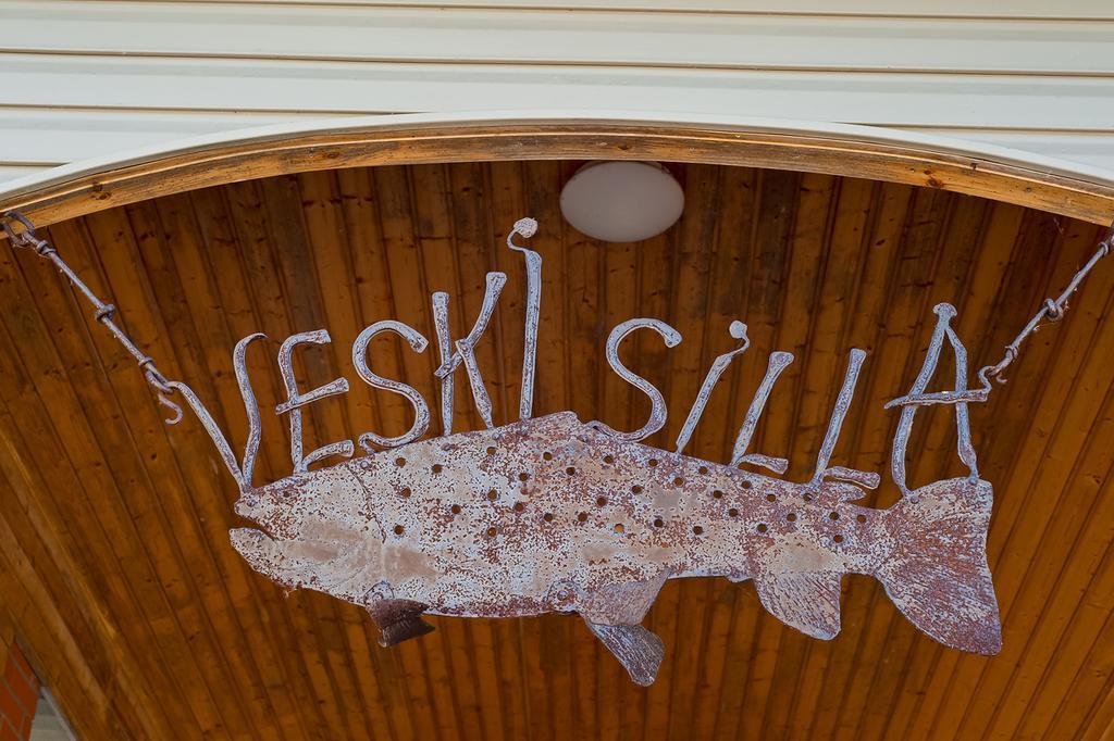 Veskisilla Hotel Turi Bagian luar foto