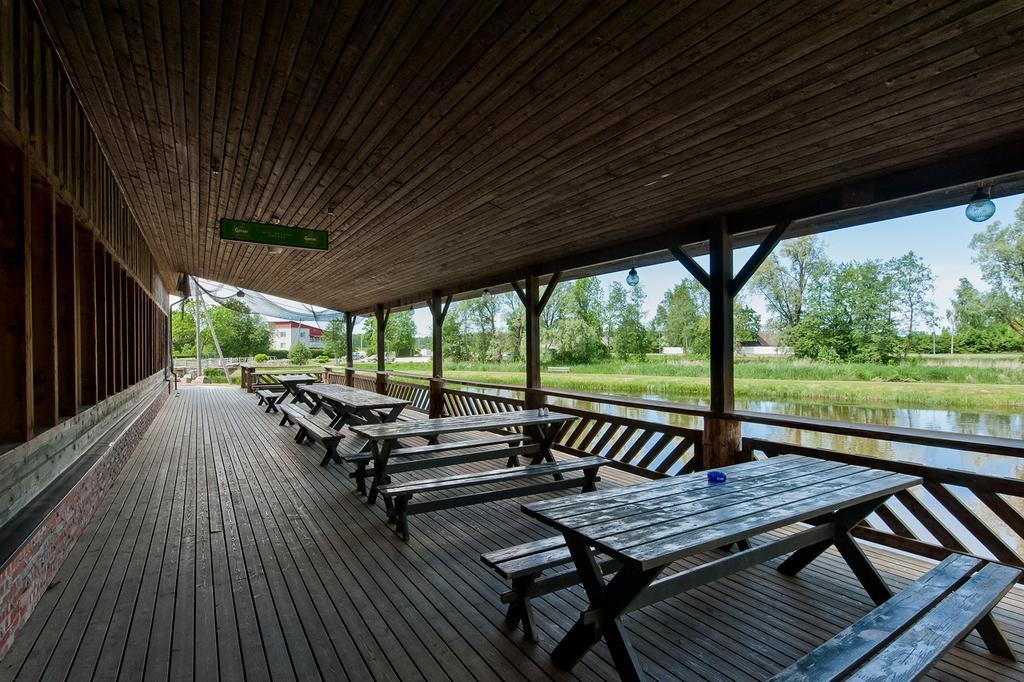 Veskisilla Hotel Turi Bagian luar foto