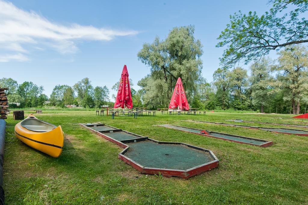 Veskisilla Hotel Turi Bagian luar foto